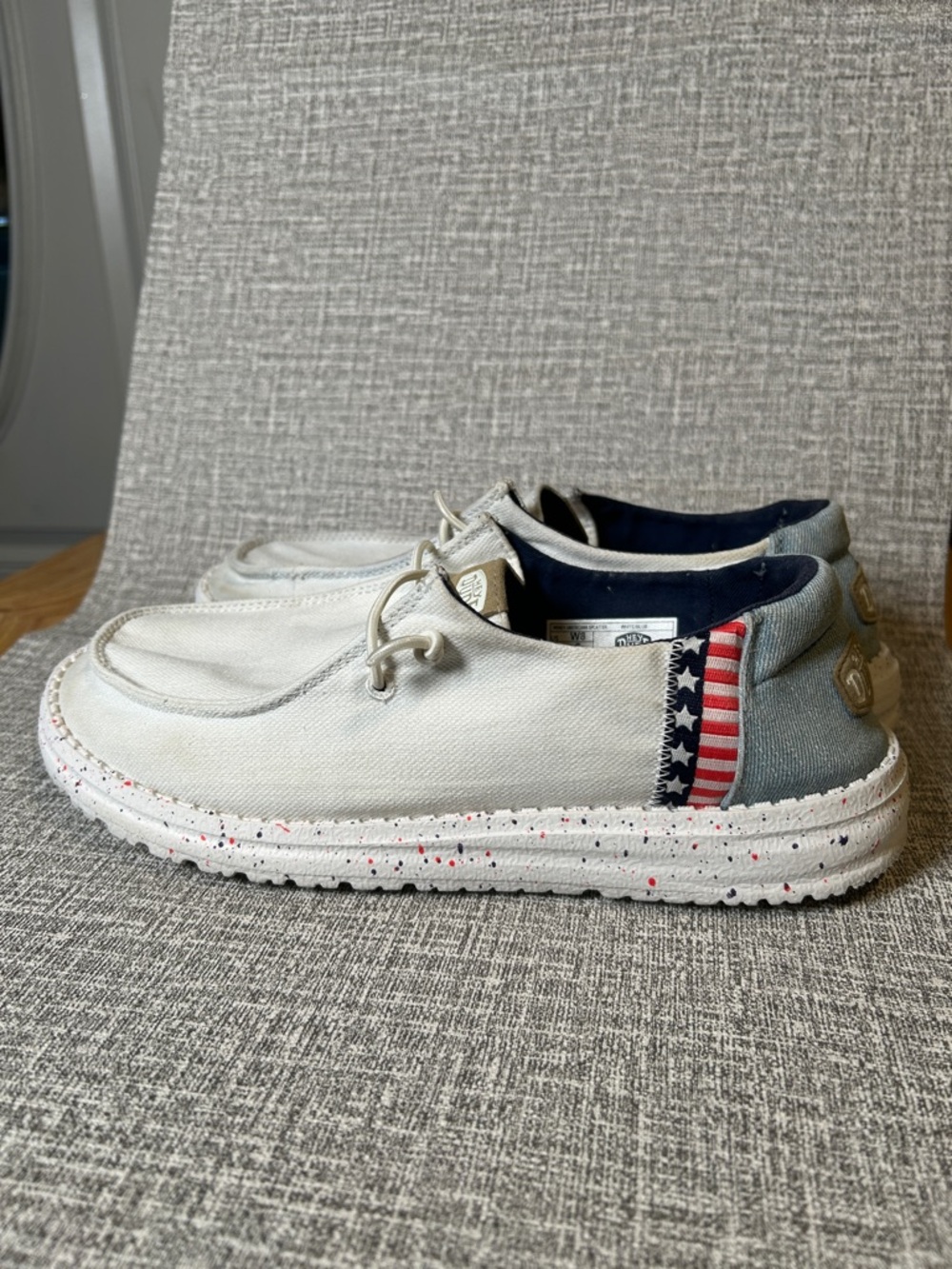 Hey Dude White Canvas Slip-On Boat Shoes with Stars & Stripes Heel size 8 womens - Picture 12 of 15